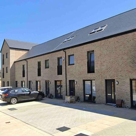 Modern 3 Bed Villa With Free Parking And Garden Close To City Center And Edinburgh Airport Exteriér fotografie