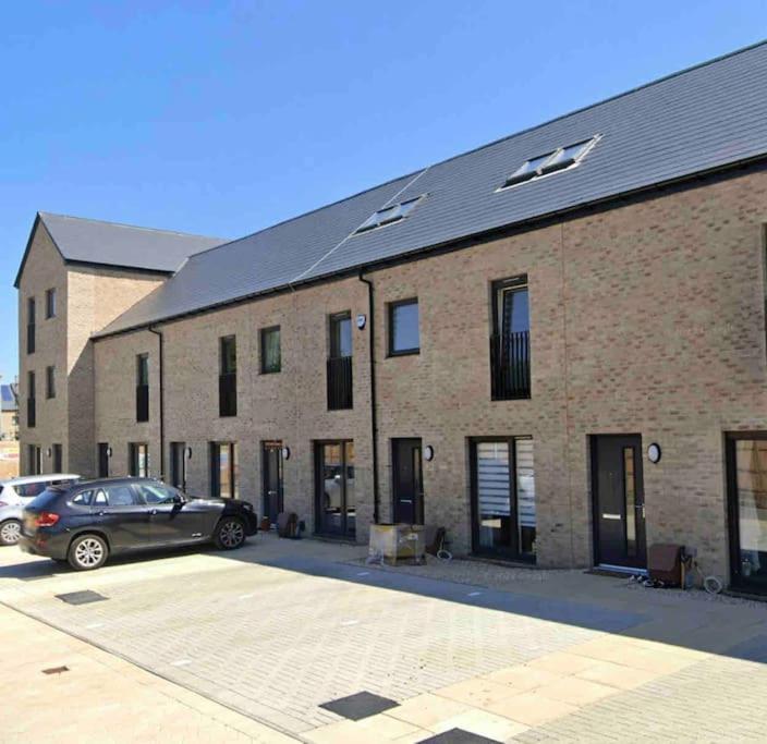 Modern 3 Bed Villa With Free Parking And Garden Close To City Center And Edinburgh Airport Exteriér fotografie
