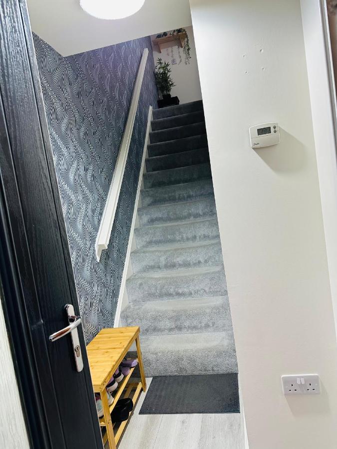 Modern 3 Bed Villa With Free Parking And Garden Close To City Center And Edinburgh Airport Exteriér fotografie
