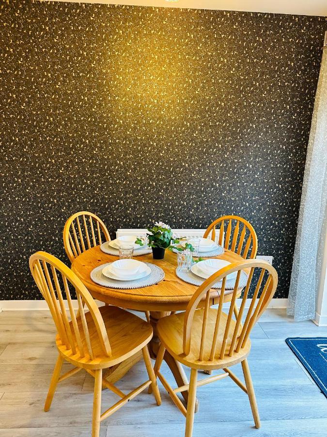 Modern 3 Bed Villa With Free Parking And Garden Close To City Center And Edinburgh Airport Exteriér fotografie