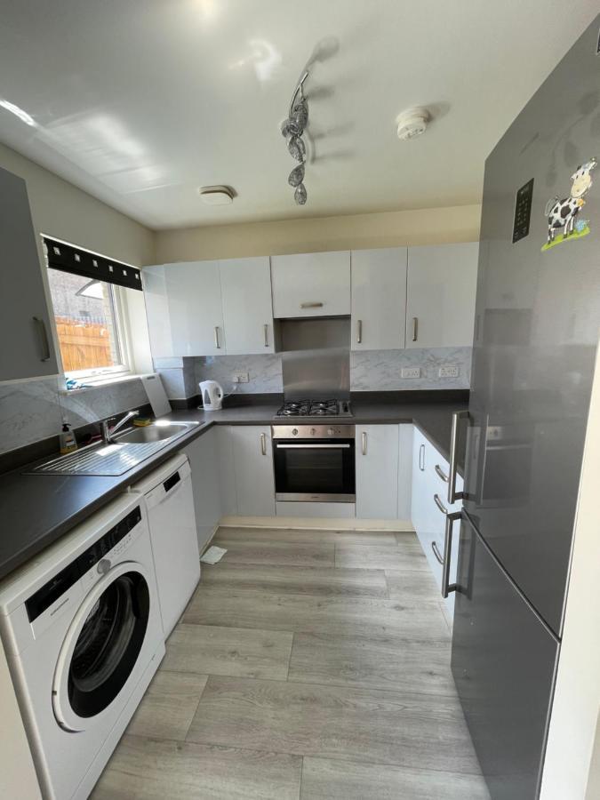 Modern 3 Bed Villa With Free Parking And Garden Close To City Center And Edinburgh Airport Exteriér fotografie